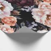 Bourgondische pioenrozen bloemenpatroon cadeaupapier (Hoek)