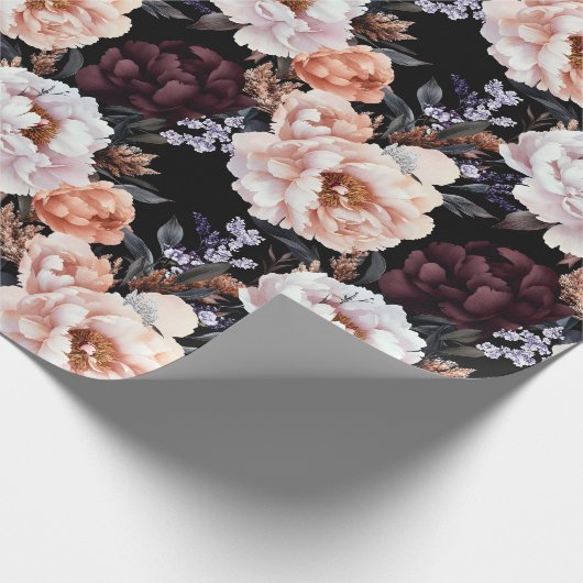 Bourgondische pioenrozen bloemenpatroon cadeaupapier (Hoek)
