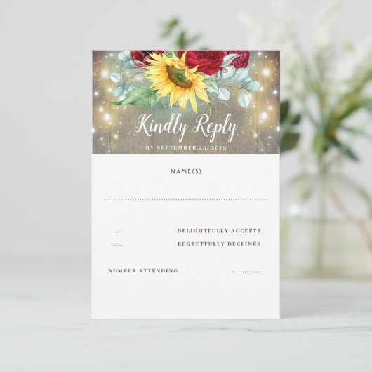 Bourgondische rode roos en zonnebloemen herfst bru RSVP kaartje (Staand voorkant)