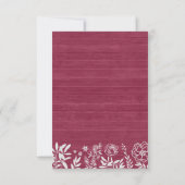 Bourgondische Rode Rustieke Bloemige Houten Trouwr Kaart (Achterkant)