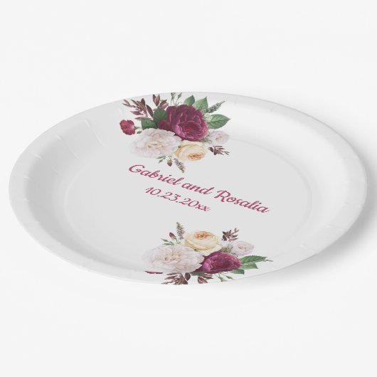 Bourgondische Rozen Boeket Engagement Party Papieren Bordje (Gekanteld)