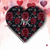 Bourgondische Rozen met zwarte achtergrond Monogra Notitieboek