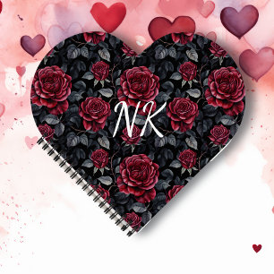 Bourgondische Rozen met zwarte achtergrond Monogra Notitieboek