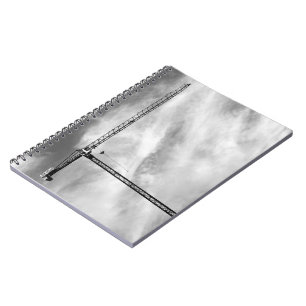 Bouw Crane and Sky Black and White Photo Notitieboek