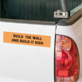 BOUW DE MUUR- Bumpersticker (Op Truck)