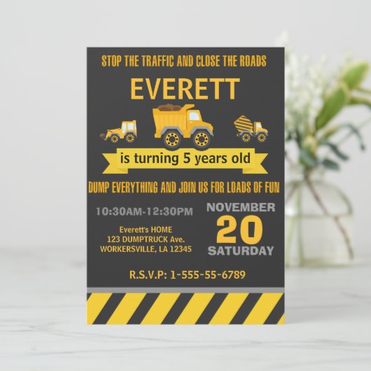 Bouw Dump Truck Birthday Party nodigt uit Kaart (Staand voorkant)