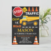 Bouw Dump Truck Black Verjaardag Uitnodigen Kaart (Staand voorkant)