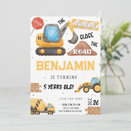 Bouw op de dag van de uitnodiging (Staand voorkant)