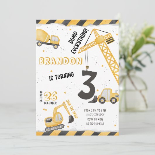 Bouw op de dag van de uitnodiging (Staand voorkant)