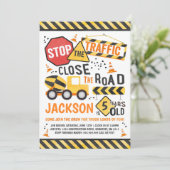 Bouw op de dag van de uitnodiging (Staand voorkant)