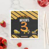 Bouw van een vrachtwagen op een dag servet (Insitu)