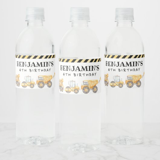 Bouw van een vrachtwagen op een dag waterfles etiket (Flessen)