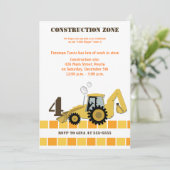 Bouw Zone Backhoe boys Birthday Invite Kaart (Staand voorkant)