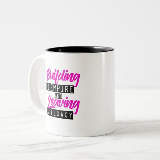 BOUWEN VAN EEN EMPIRE TWEEKLEURIGE KOFFIEMOK (Voorkant links)