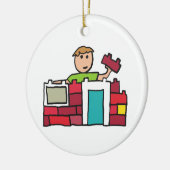 Bouwer bouwt huis met bouwstenen keramisch ornament (Links)