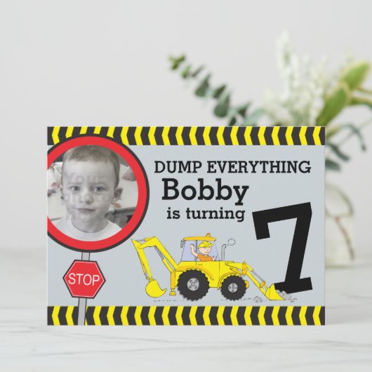 Bouwjongens 7e verjaardagsfeestuitnodiging kaart (Staand voorkant)