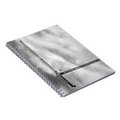 Bouwkraan en Sky Zwart-wit Foto Notitieboek (Rechterzijde)