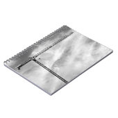 Bouwkraan en Sky Zwart-wit Foto Notitieboek (Linkerzijde)