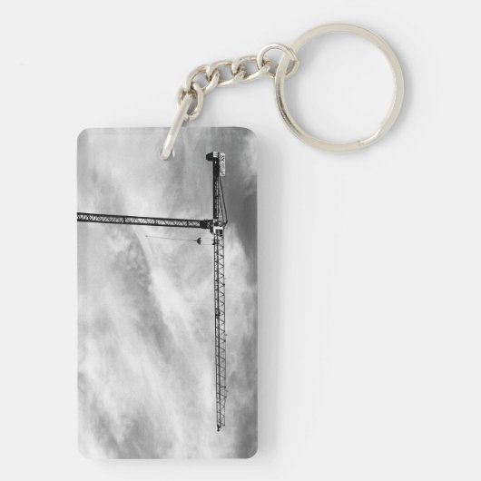 Bouwkraan en Sky Zwart-wit Foto Sleutelhanger (achterkant)