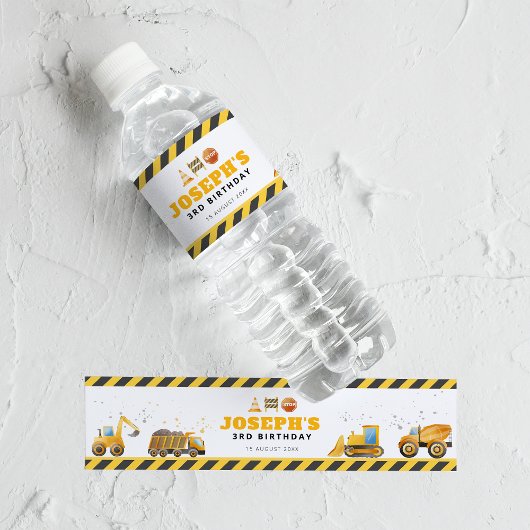 Bouwlabeled waterfles voor verjaardag etiket