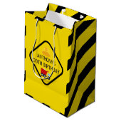 Bouwpartij met de vermelding "Birthday Party", elk Medium Cadeauzakje (Achterkant Gekanteld)