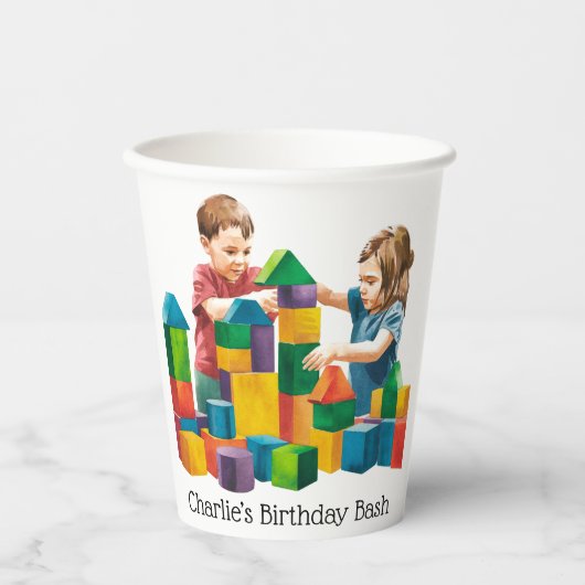 Bouwstenen bij de Birthday Bash Papieren Bekers (Voorkant)