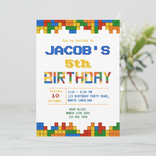 Bouwstenen Jongen Verjaardag Uitnodiging (Staand voorkant)
