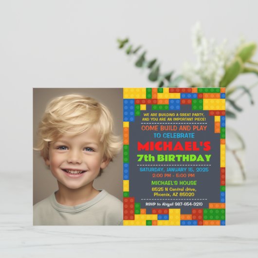 Bouwstenen verjaardagsfeest foto uitnodiging (Staand voorkant)