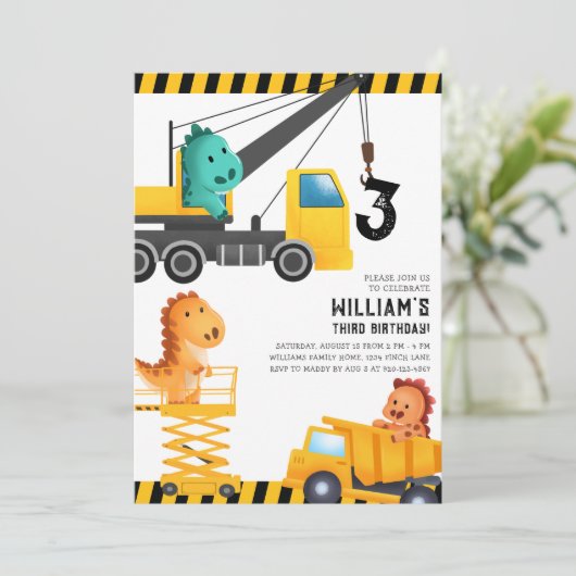 Bouwvrachtwagens Dinosaurussen Verjaardagsfeest Kaart (Staand voorkant)