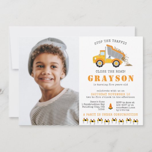 Bouwvuilniswagens graven verjaardagsfeest kaart (Voorkant)