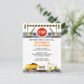 Bouwwagens 1e Verjaardagsfeestuitnodiging Briefkaart (Staand voorkant)