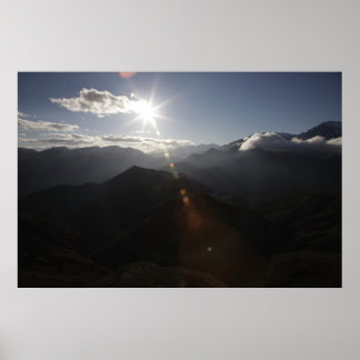 Boven de bergen poster