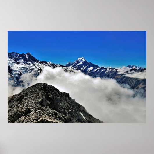 Boven de wolken op Mt Ollivier Poster (Voorkant)