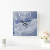 Boven de wolkenklok vierkante klok (Huis)