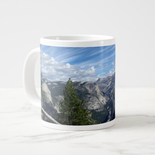 Boven halve koepel grote koffiekop (Links)