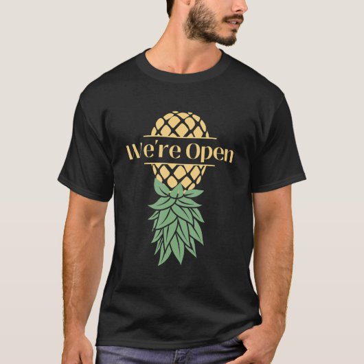Bovenaan de ananas staan open zwemmers t-shirt (Voorkant)