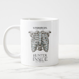 Bovennatuurlijke "Hunter Inside" Ribcage Graphic Grote Koffiekop