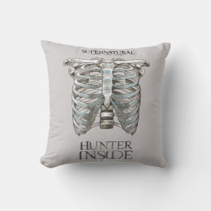 Bovennatuurlijke "Hunter Inside" Ribcage Graphic Kussen