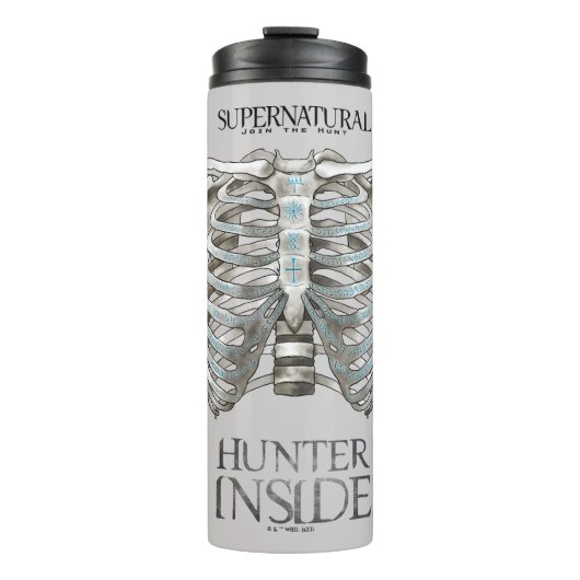 Bovennatuurlijke "Hunter Inside" Ribcage Graphic Thermosbeker (Voorkant)