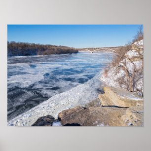 Bovenste cliff over de bevroren missippi rivier poster
