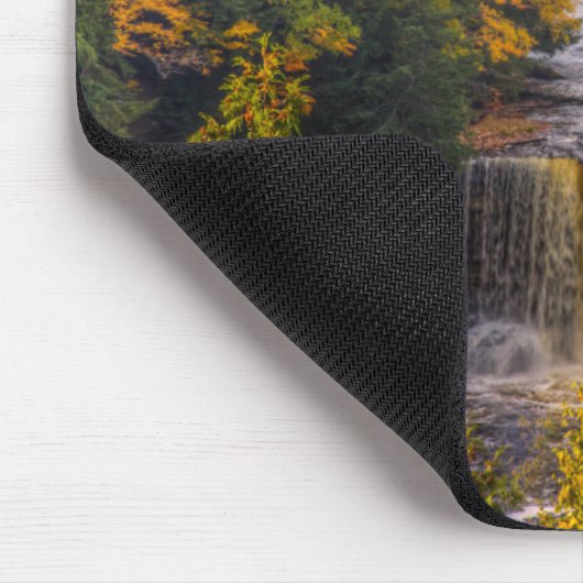 Bovenste Herfsten met volledige kleuren Muismat (Hoek)