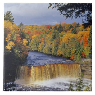 Bovenste Tahquamenon-watervallen in het noorden va Tegeltje