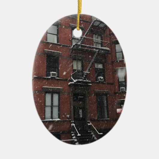 Bovenste westkant Brownstone Fire Escape NYC Snow Keramisch Ornament (Voorkant)