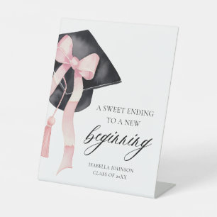 Bow Afstudeerder Party Een mooi einde aan een nieu Reclamebord Met Voetstuk