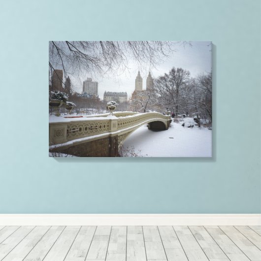 Bow Bridge - Central Park Winter Canvas Afdruk (Insitu (Houten vloer))