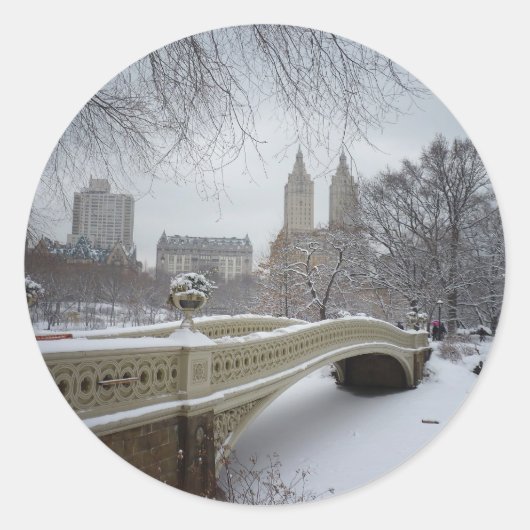 Bow Bridge in Winter, Central Park, New York City Ronde Sticker (Voorkant)