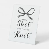Bow Engagement Party Alcohol Shot Reclamebord Met Voetstuk (Voorkant)