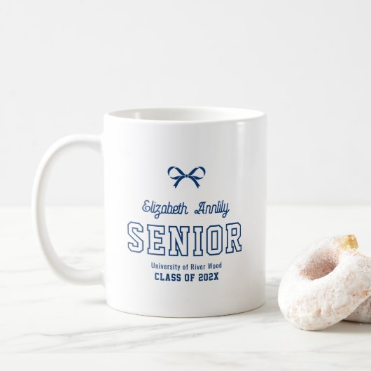 Bow Senior Custom Jaar Script Graduate College Koffiemok (Met donut)