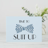 Bow Stropdas Time to Suit Groomsman Invision Card Kaart (Staand voorkant)