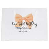 Bow-tiful birthday orange bow name date simple pas groot cadeauzakje (Voorkant)